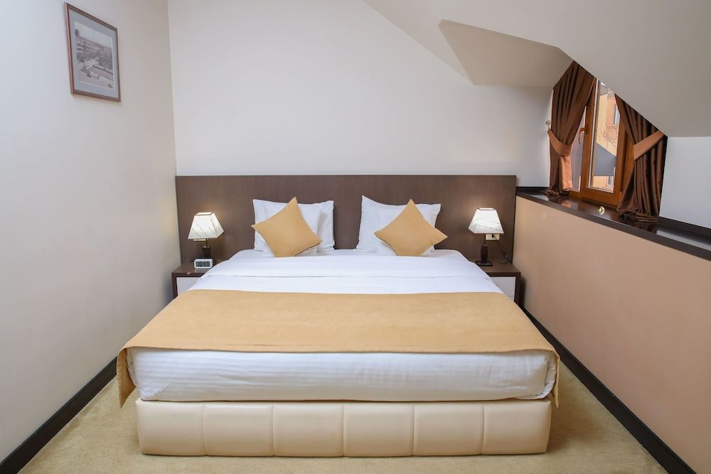 My Hotel Yerevan Deluxe Double or Twin Room 2