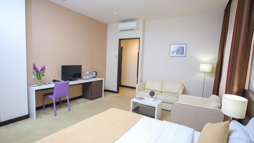 My Hotel Yerevan Deluxe Double or Twin Room 14