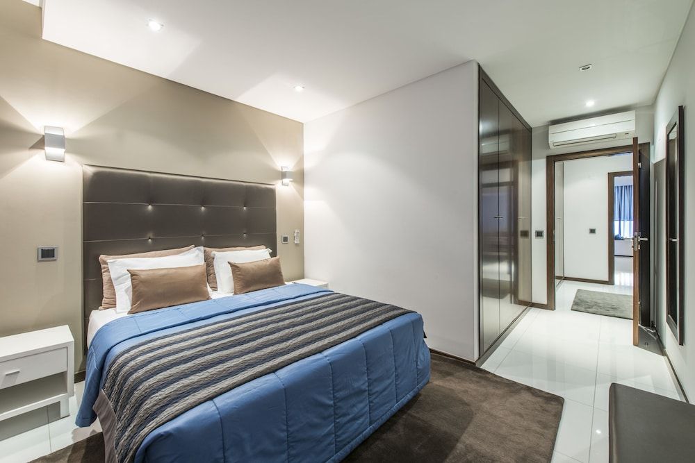 RK Suite Hotel Deluxe Suite, 1 Bedroom, Partial Ocean View 3