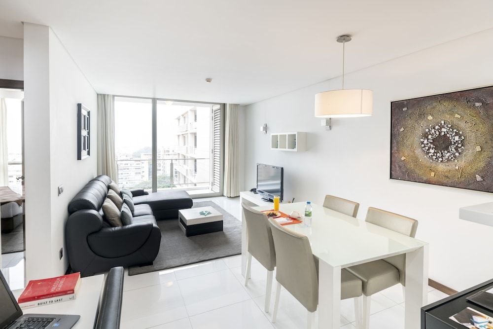 RK Suite Hotel Deluxe Suite, 1 Bedroom, Partial Ocean View 9