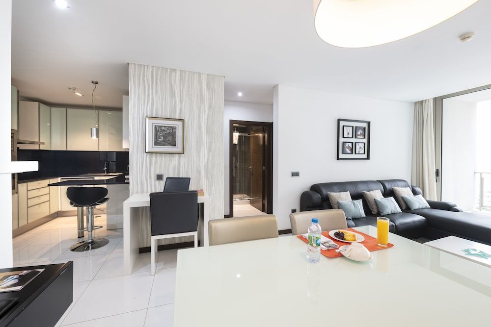 RK Suite Hotel Deluxe Suite, 1 Bedroom, Partial Ocean View