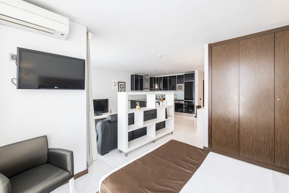 RK Suite Hotel Deluxe Studio Suite, Balcony