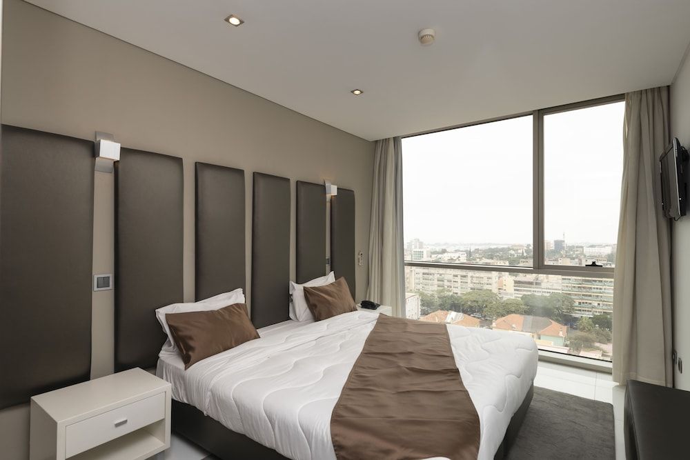 RK Suite Hotel Deluxe Suite, 1 Bedroom, Partial Ocean View 2