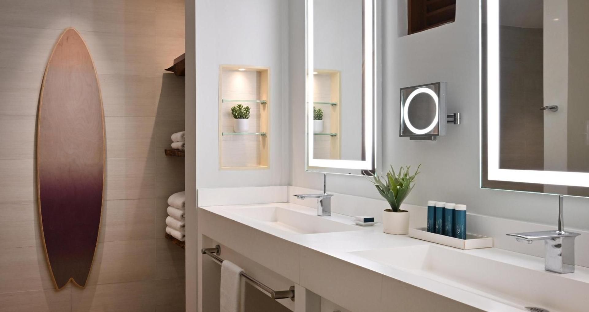 Royal Seaside Crystal Lagoon Swim Up One Bedroom Butler Suite w/ Patio Tranquility Soaking Tub