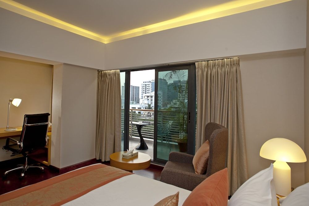 Lakeshore Banani Executive Premium Deluxe Room 2