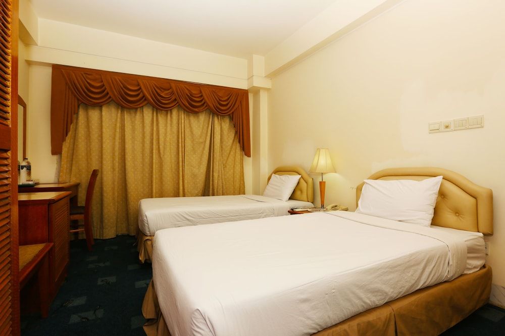 undefined Hotel Eastern Residence 5