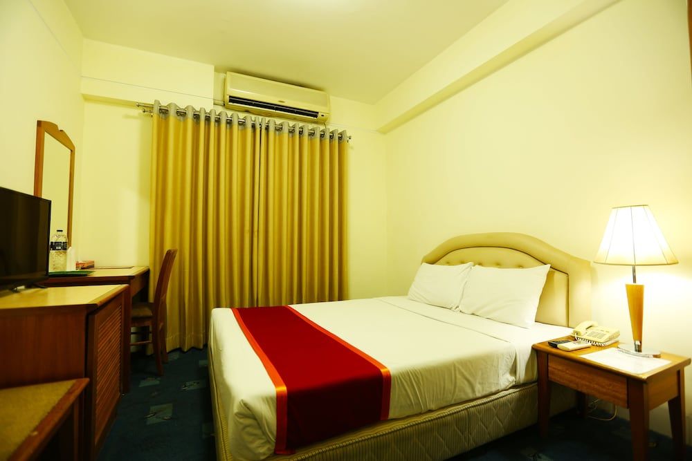 undefined Hotel Eastern Residence 8