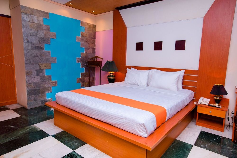 Hotel Golden Deer Deluxe Double Room 2