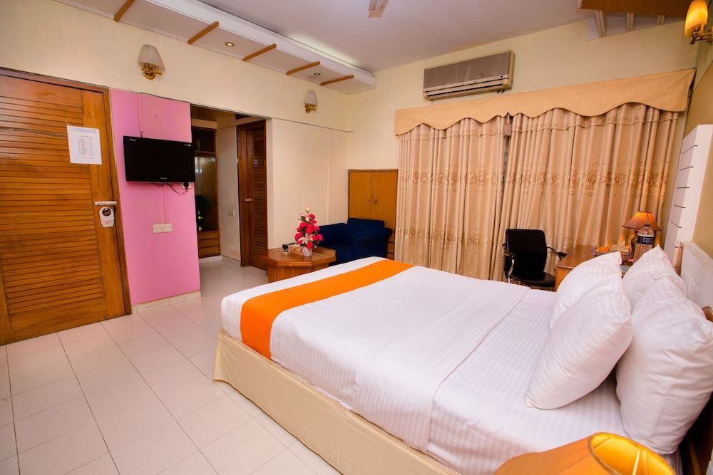 Hotel Golden Deer Standard Single Room 4