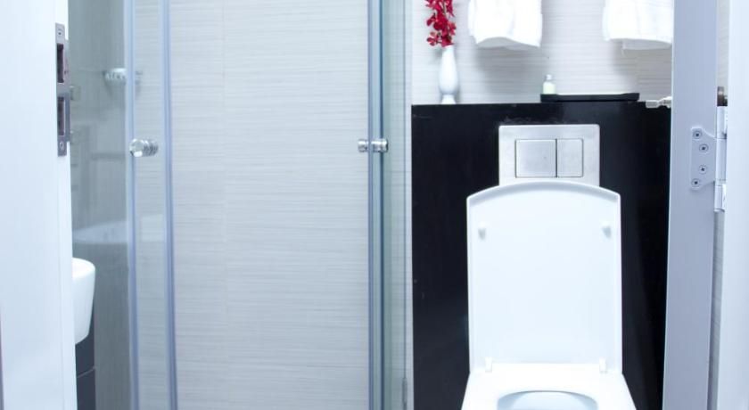 Coventina Lake Suites Deluxe Double 12