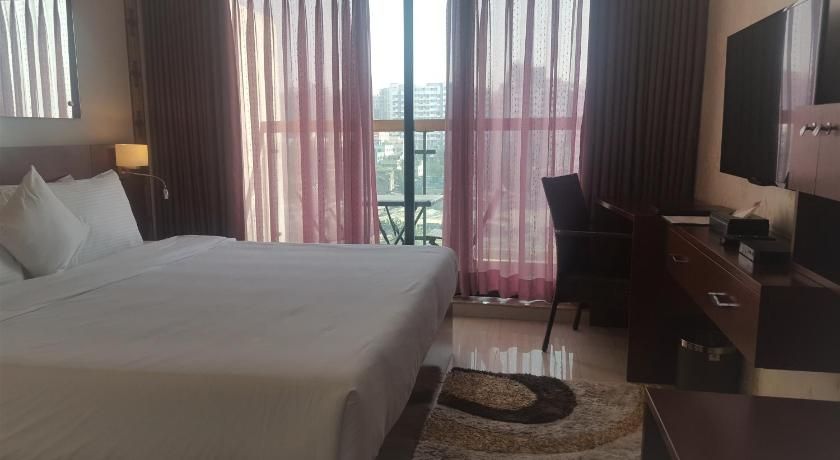 Coventina Lake Suites Deluxe Double 6