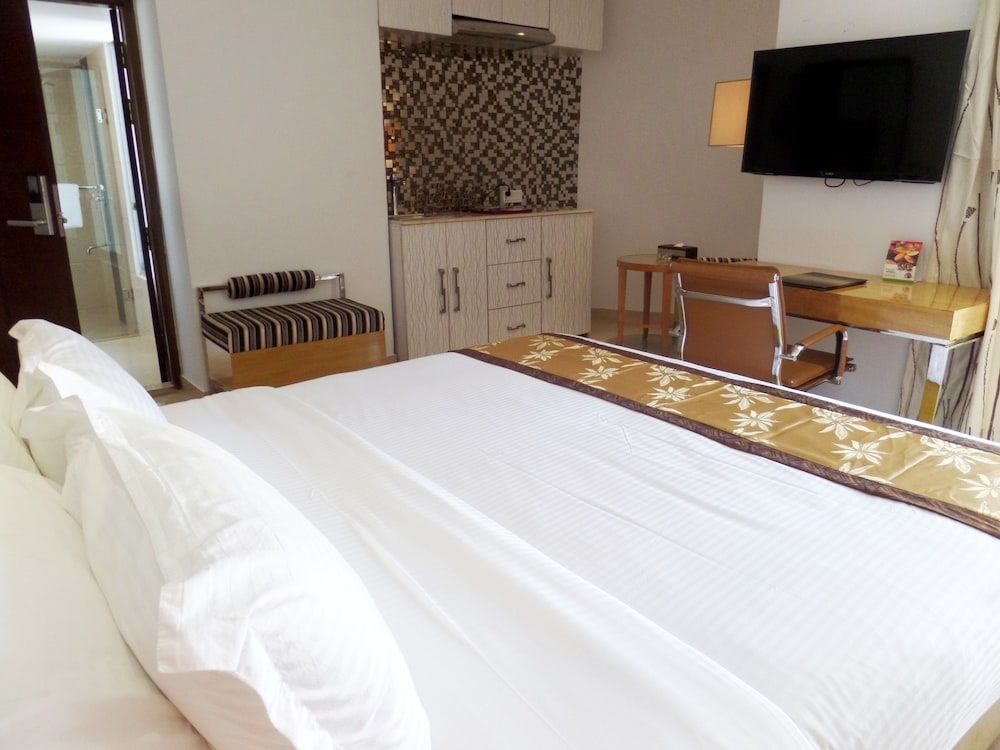 Hotel Bengal Canary Park Royal Suite Kitchenette Double Occupancy 3