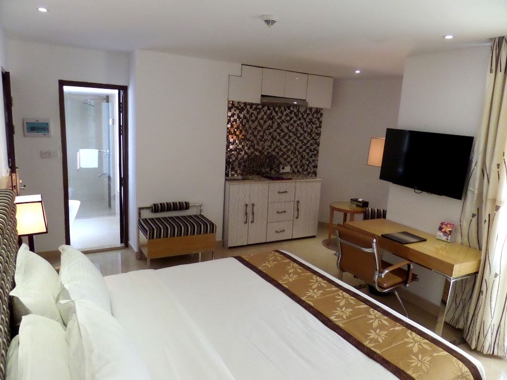 Hotel Bengal Canary Park Royal Suite Kitchenette Double Occupancy 7