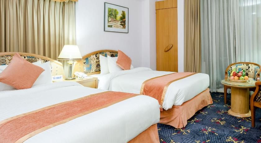 undefined Hotel Lake Castle 3