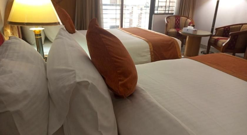 undefined Hotel Lake Castle 6