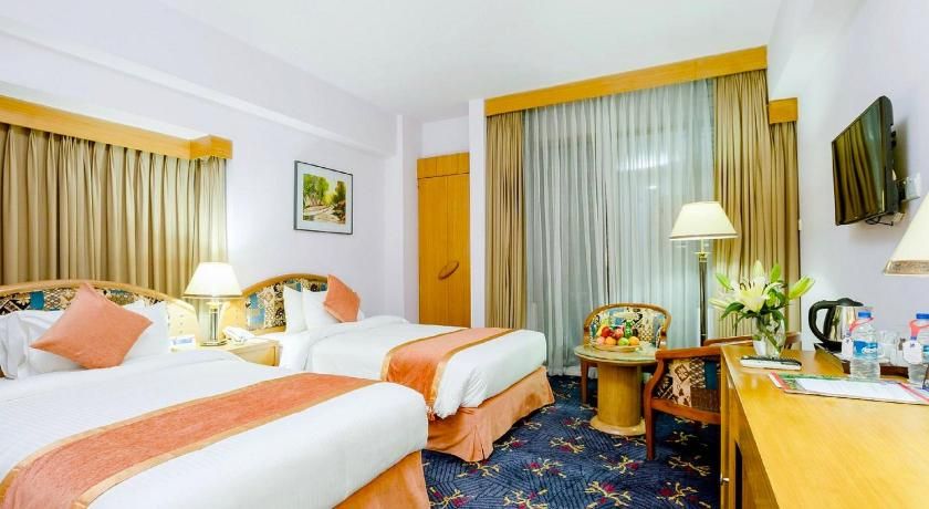 undefined Hotel Lake Castle 4