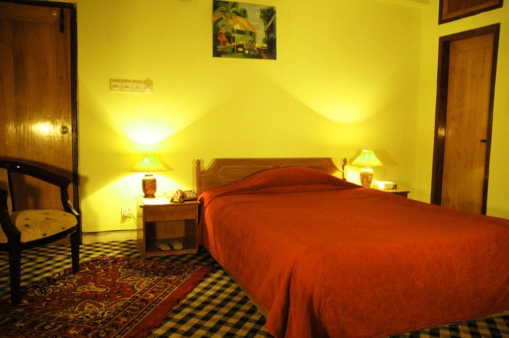 Hotel Center Point Deluxe Double Room, 1 King Bed 6