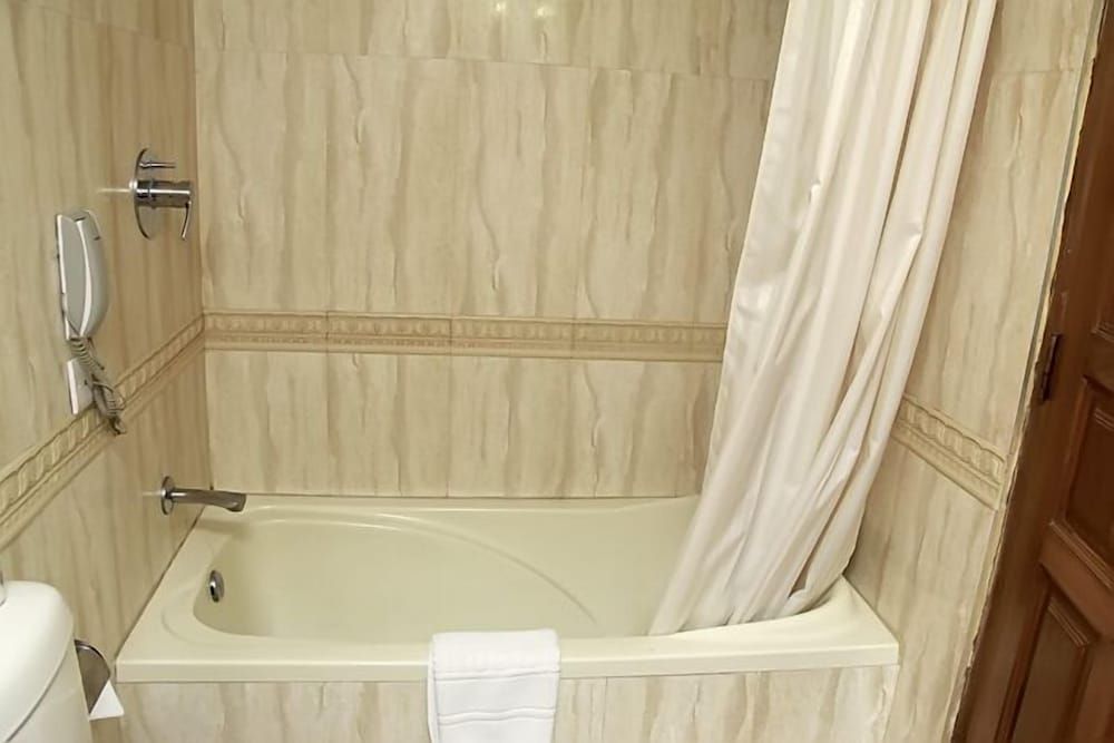 undefined Hotel Swiss Garden 6