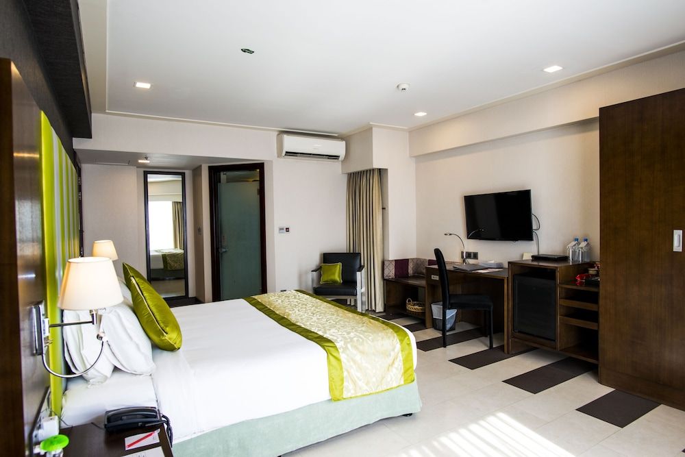 undefined Platinum Grand 8