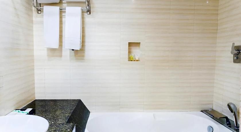 FARS Hotel & Resorts Deluxe King Room 16