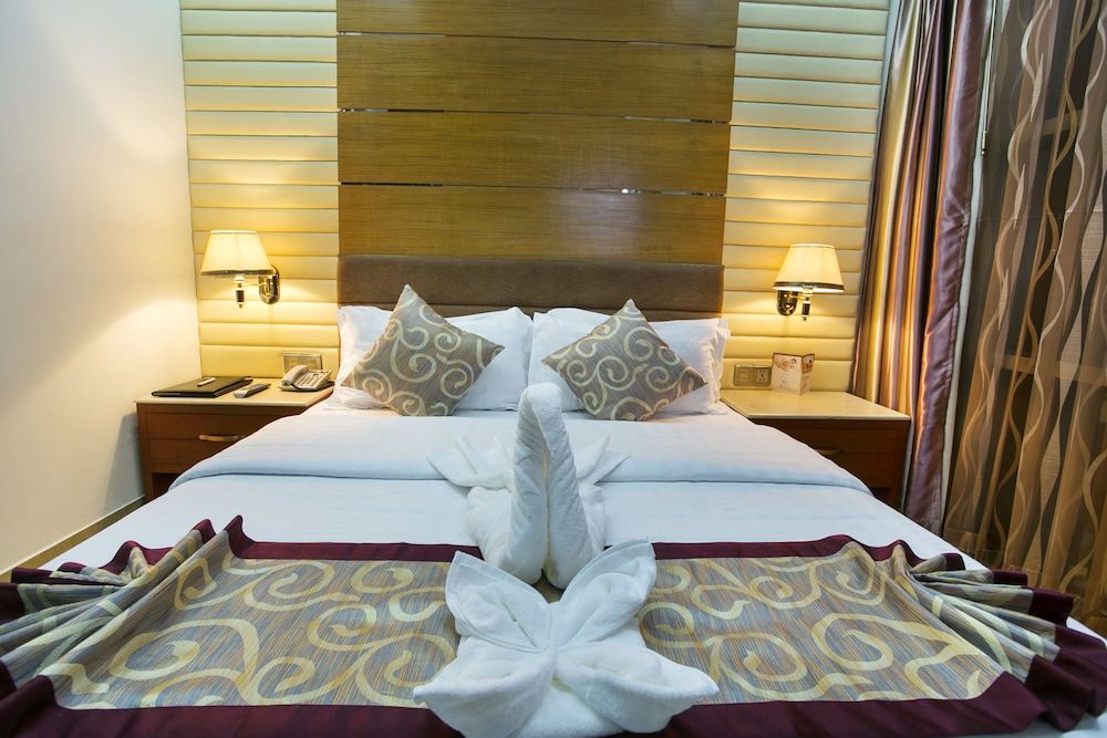 FARS Hotel & Resorts Deluxe King Room 3