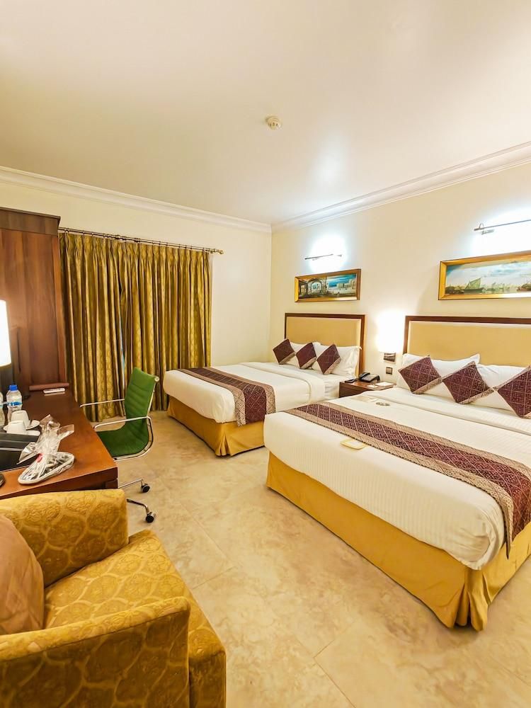Royal Park Residence Hotel Queen Room 7