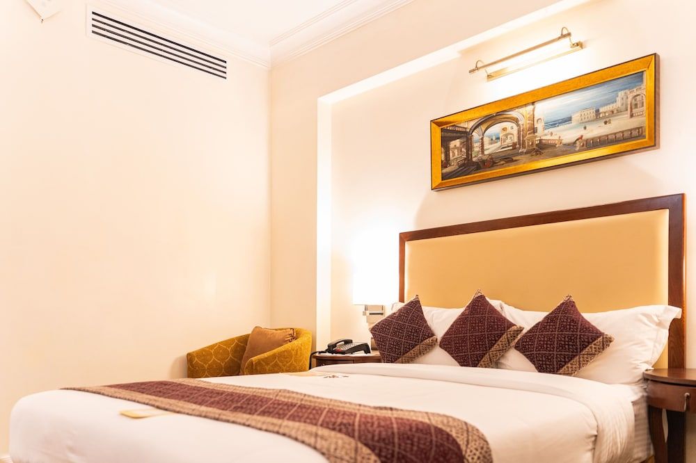 Royal Park Residence Hotel Queen Room 3