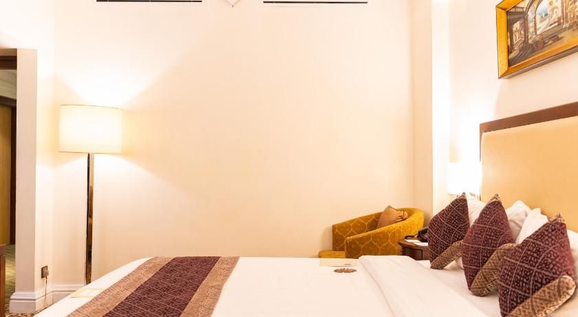 Royal Park Residence Hotel Queen Room 16
