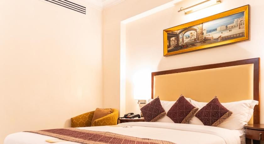 Royal Park Residence Hotel Queen Room 17