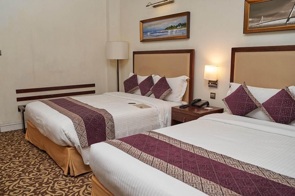 Royal Park Residence Hotel Queen Room 6