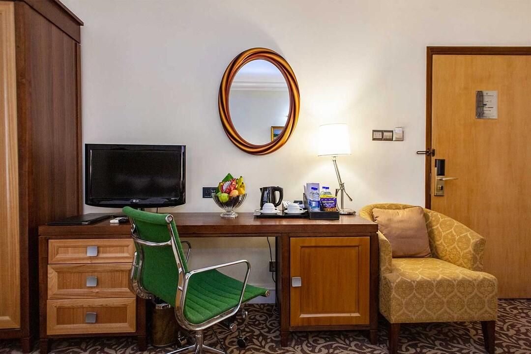 Royal Park Residence Hotel Queen Room 33