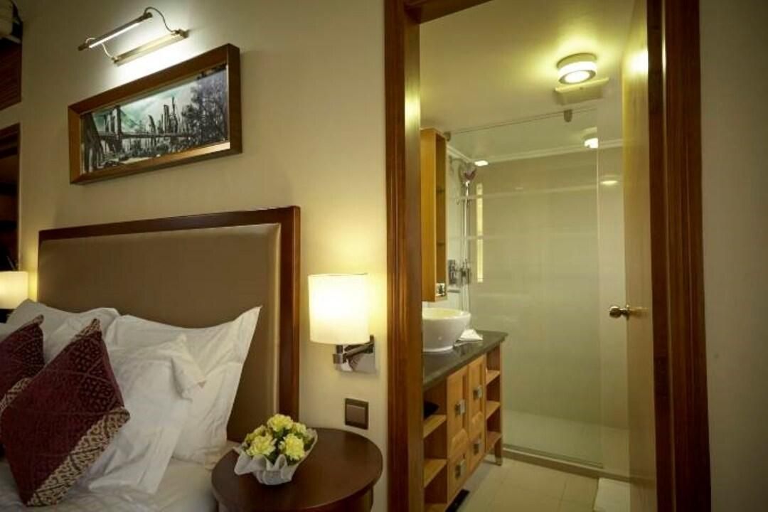 Royal Park Residence Hotel Queen Room 37