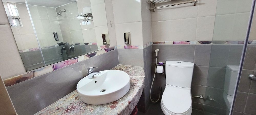 undefined Hotel Afford Inn 6