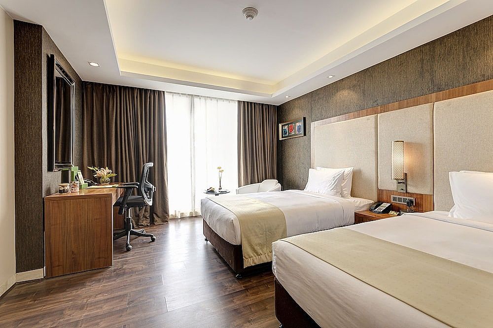 Standard Room, 2 Twin Beds (Walk-in Shower)
