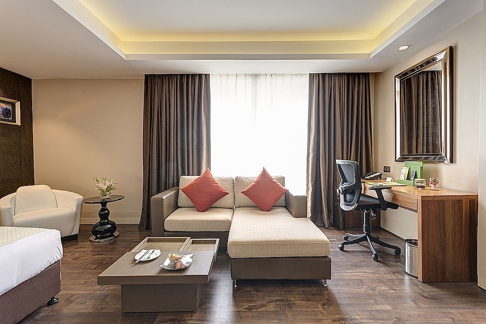 Suite, 1 King Bed