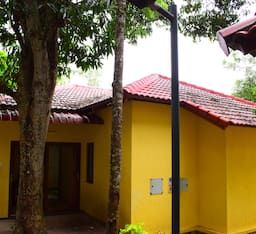 SIDE VIEW OF THE VILLA