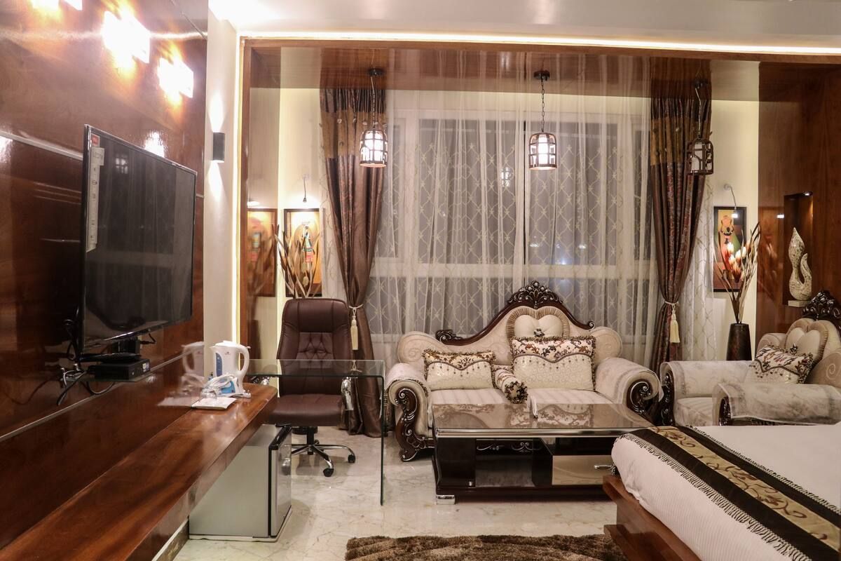 Hotel Rajahamsa by Go 2 Hotels Royal Executive 9