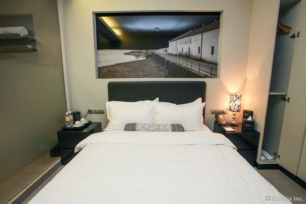 The Southbridge Hotel Deluxe Queen Room 5