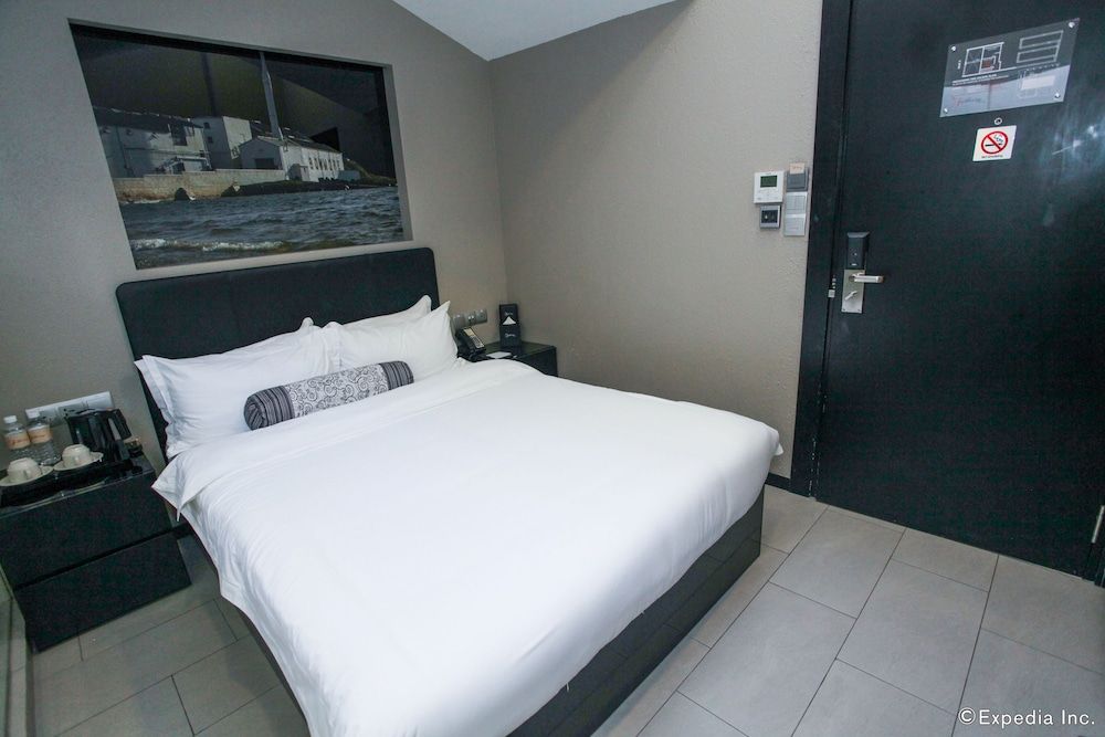 The Southbridge Hotel Deluxe Queen Room 5