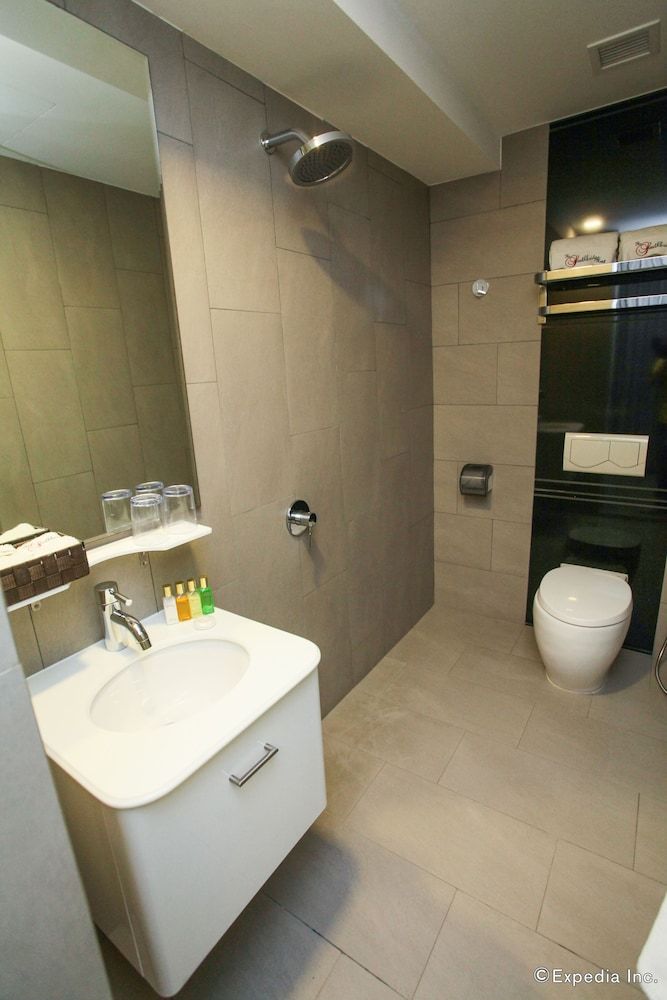 The Southbridge Hotel Deluxe Queen Room 10