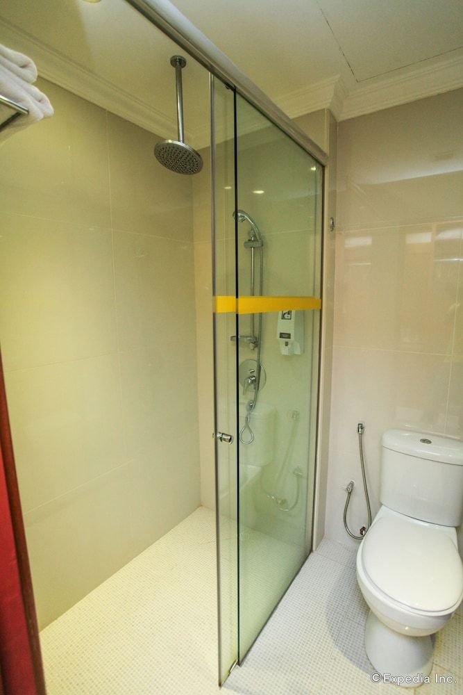 New Cape Inn Standard Room, Multiple Beds 8