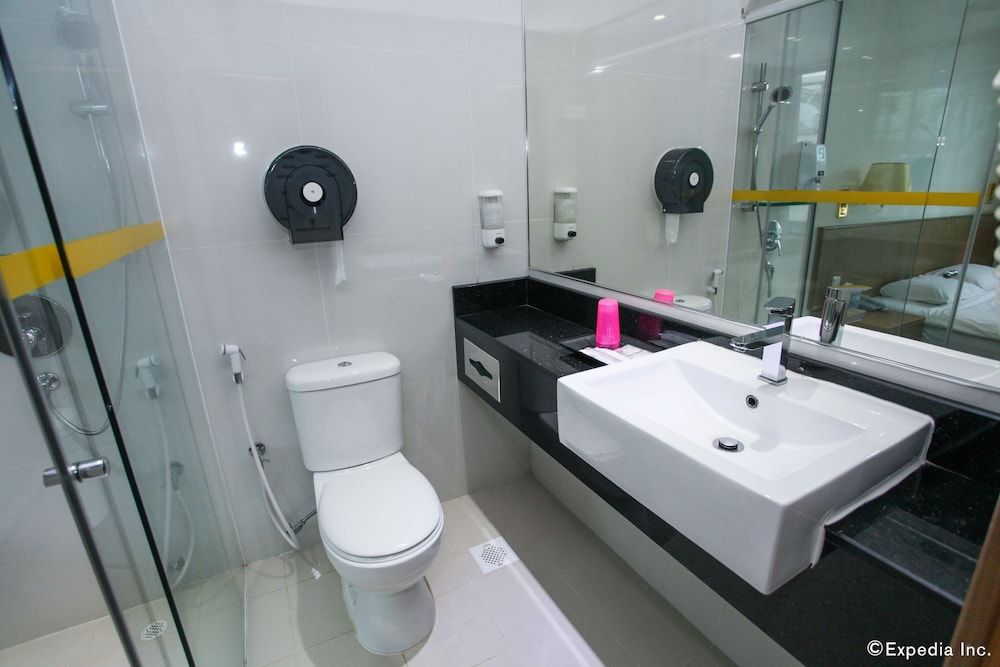 New Cape Inn Standard Room, Multiple Beds 10