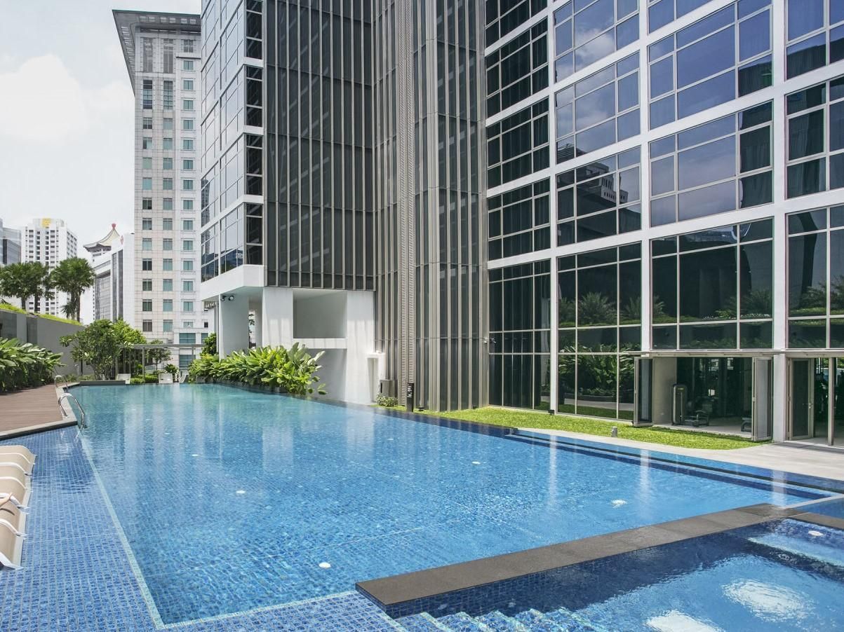 swimming pool [outdoor]