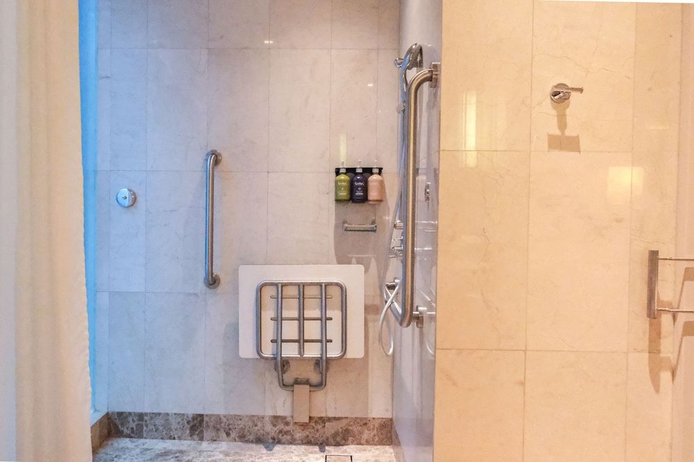 Holiday Inn Singapore Little India by IHG Standard Room, 1 Queen Bed, Accessible 5