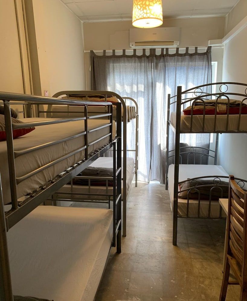 6 Beds Standard Family Room
