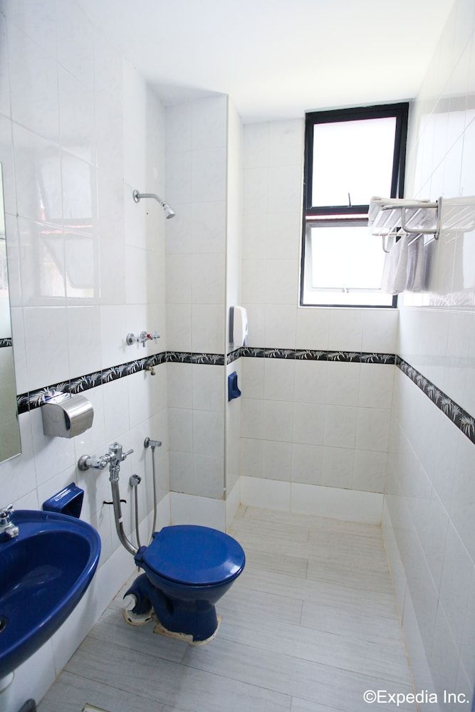 Seng Wah Hotel Deluxe Double Room 11