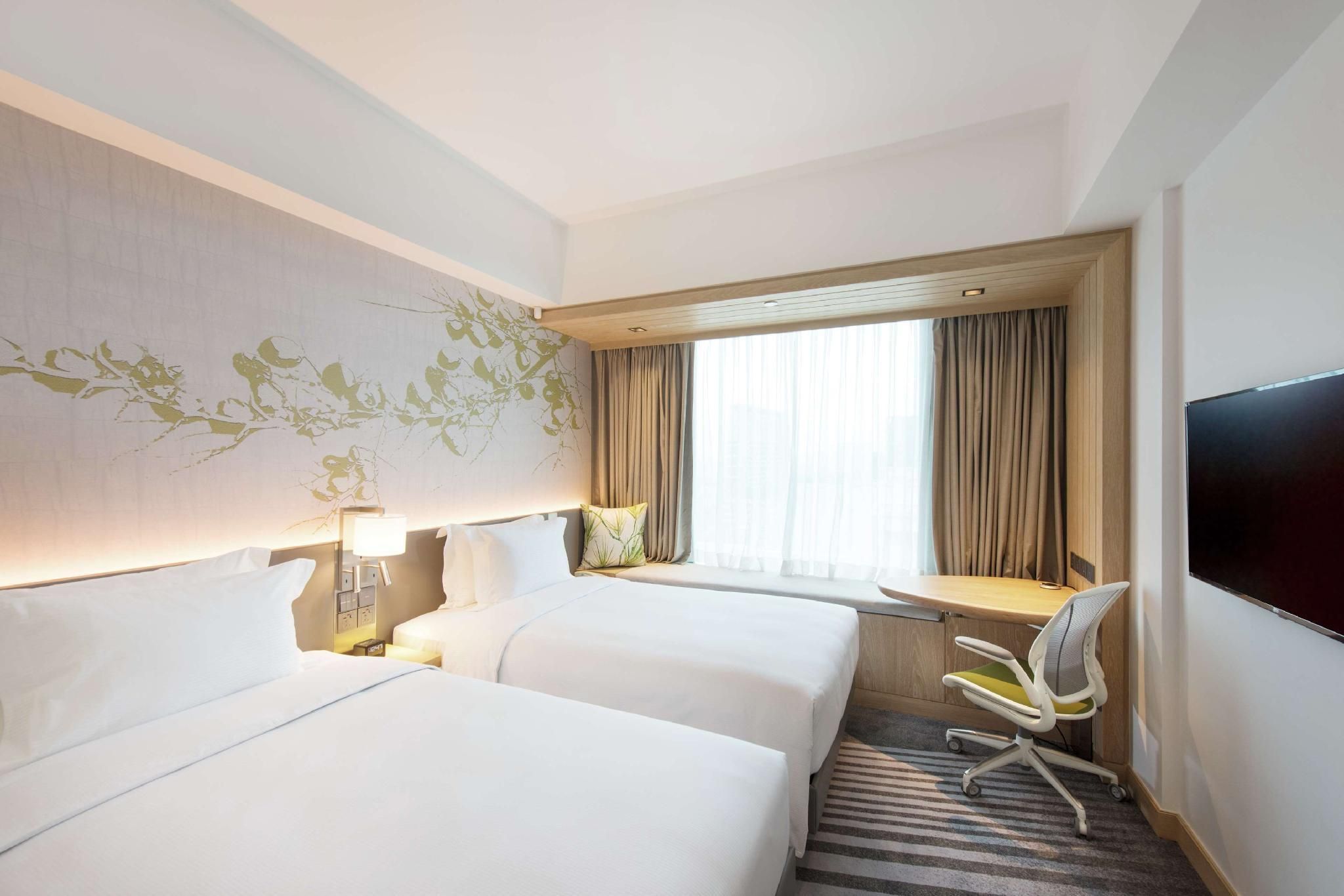 Hilton Garden Inn Singapore Serangoon Twin Guest Room