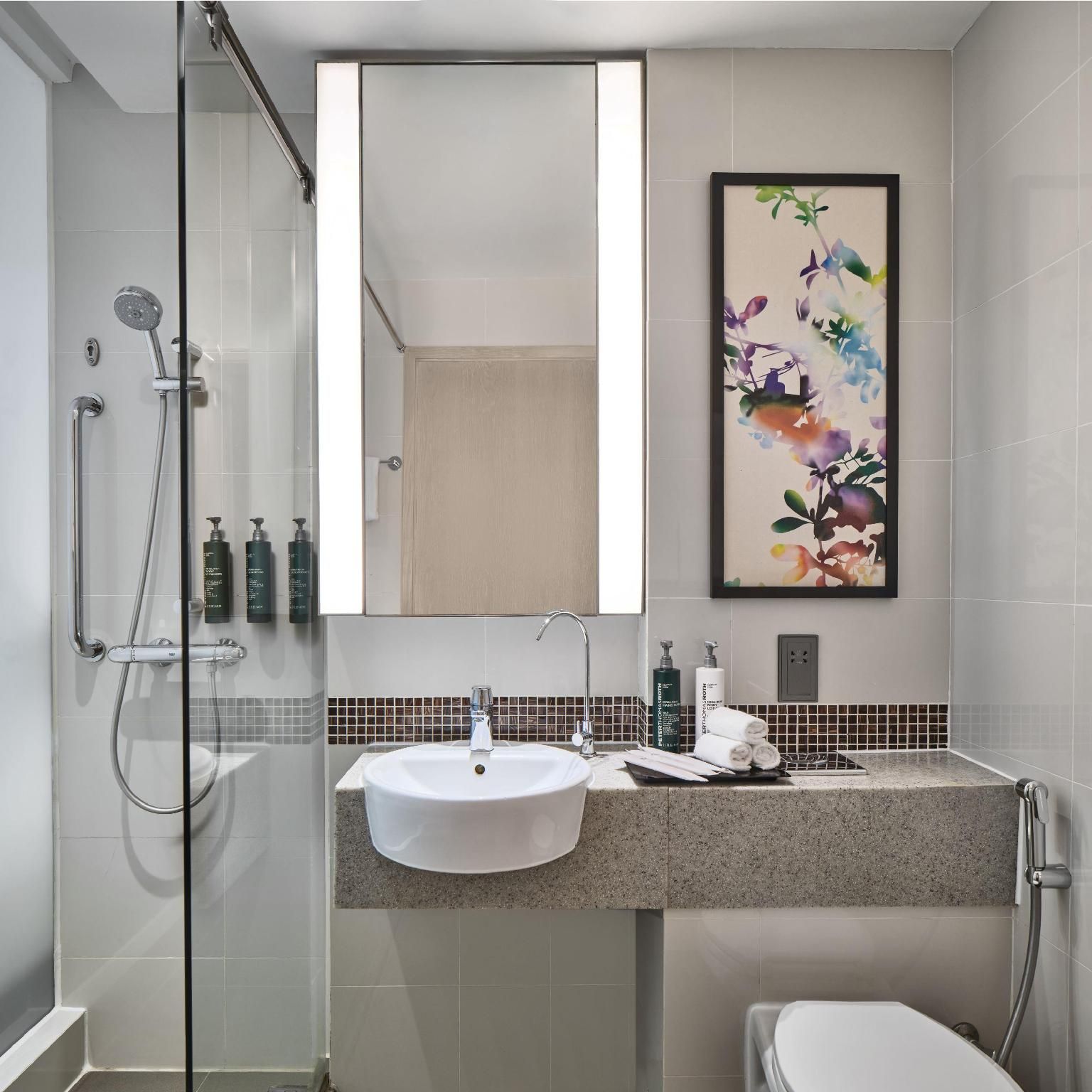 Hilton Garden Inn Singapore Serangoon Twin Guest Room 3