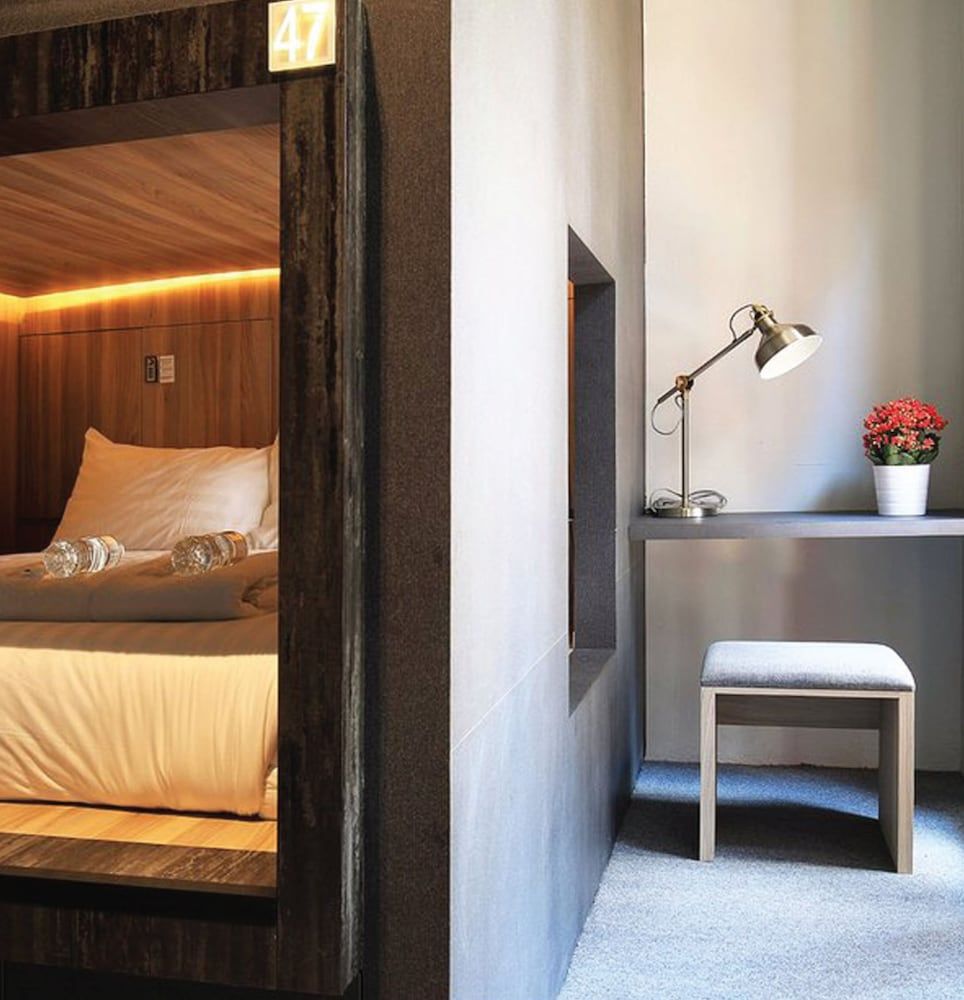 One Bed Capsule