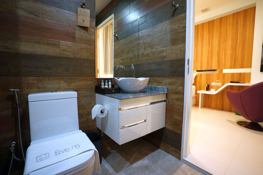 five6 Hotel Splendour Superior Queen 10